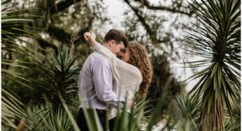 Carolyn & Josh – Jungle Gardens Engagement Session